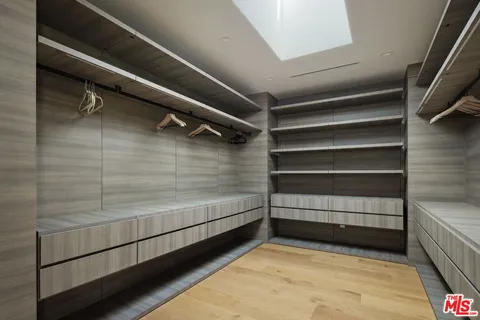 $4,295,000 | 952 North Laurel Avenue, Los Angeles, CA 90046