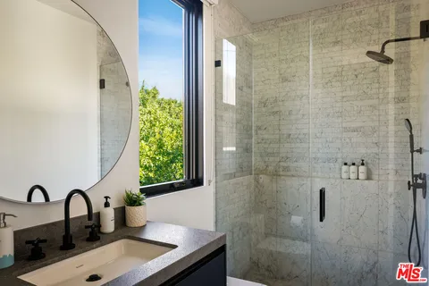 $4,295,000 | 952 North Laurel Avenue, Los Angeles, CA 90046