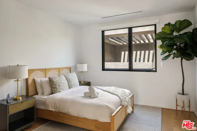 $4,295,000 | 952 North Laurel Avenue, Los Angeles, CA 90046