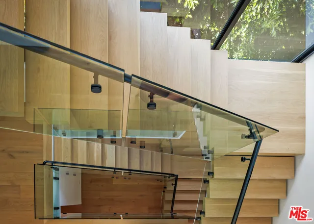 $4,295,000 | 952 North Laurel Avenue, Los Angeles, CA 90046