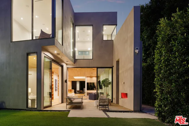 $4,295,000 | 952 North Laurel Avenue, Los Angeles, CA 90046