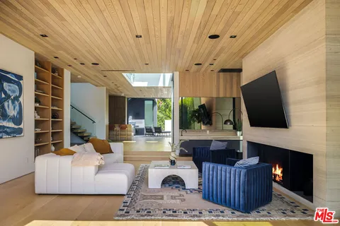 $4,295,000 | 952 North Laurel Avenue, Los Angeles, CA 90046