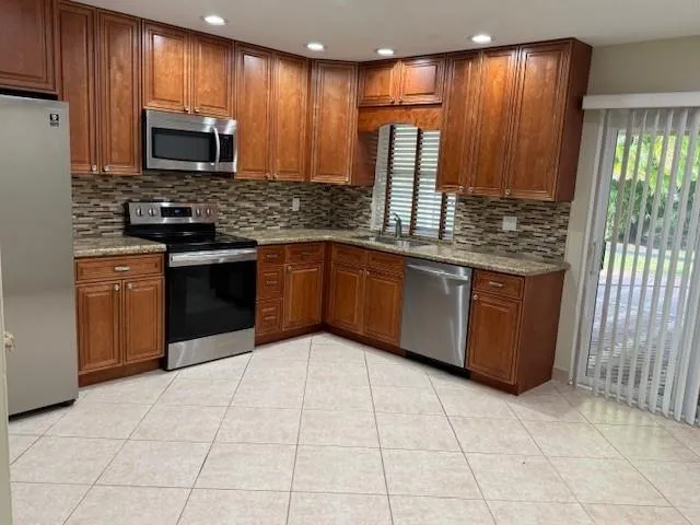 $3,300 | 1800 Northwest 93rd Terrace, Coral Springs, FL 33071