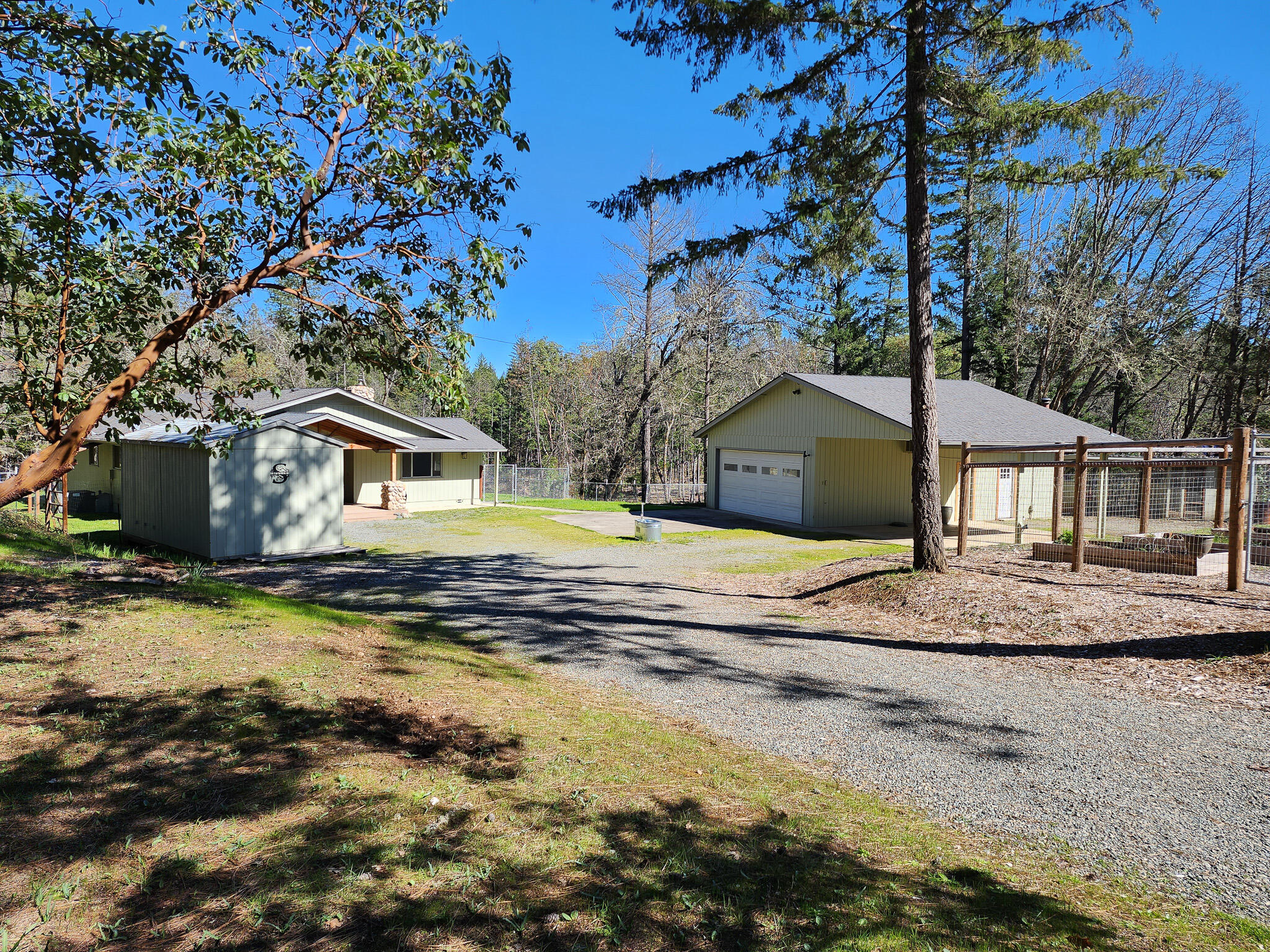 1707 Robinson Road Grants Pass, OR 97527 - Photo 33 of 40 Home, Shop, Shed, Garden