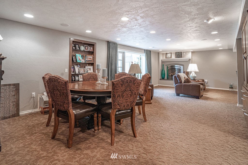 841 South Taylor Road Othello, WA 99344 - Photo 28 of 40 a view of a dining room with furniture