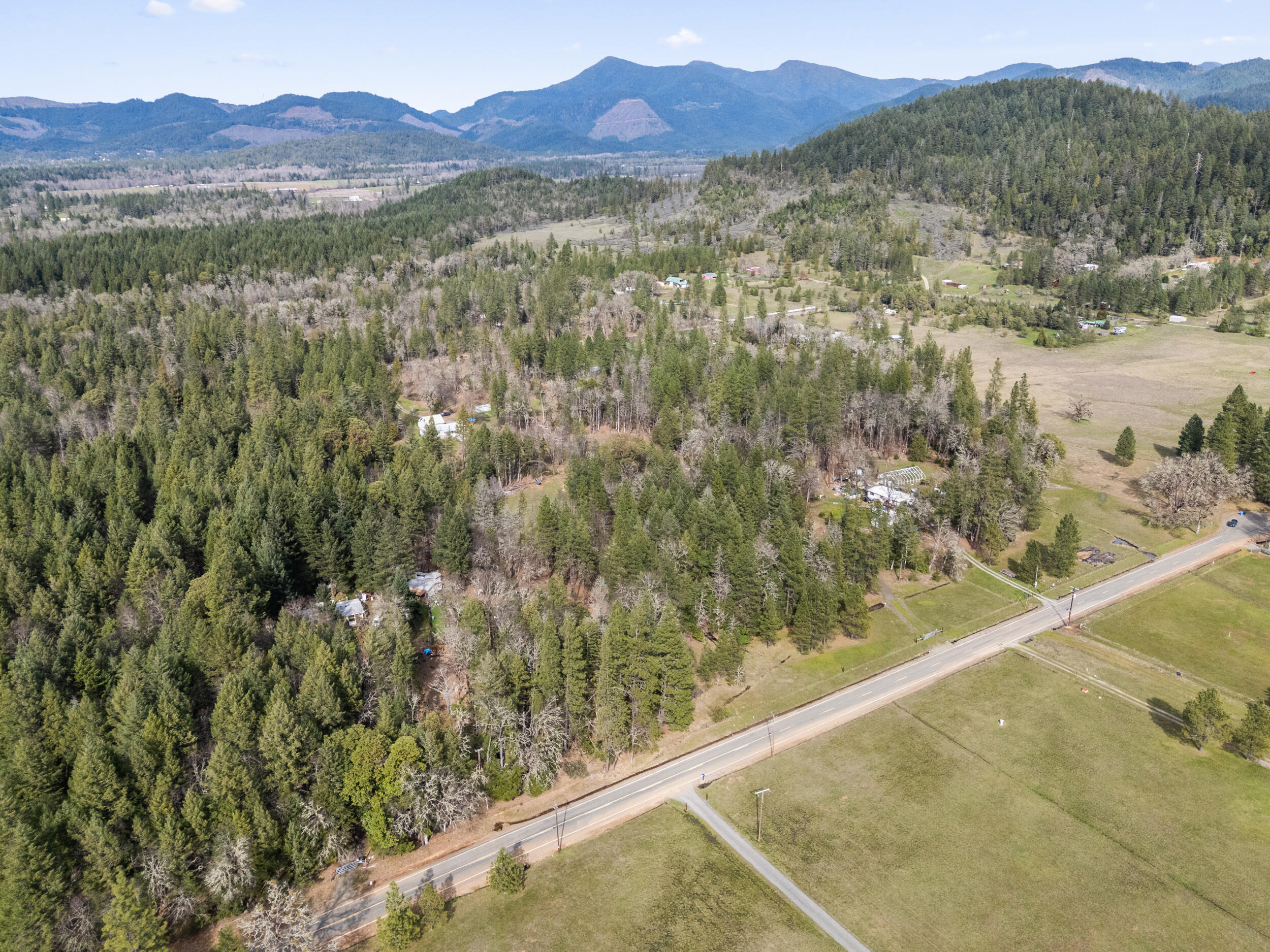 522 Jackadel Lane Cave Junction, OR 97523 - Photo 7 of 22 522 jackadel ln, cave junction, or 97523