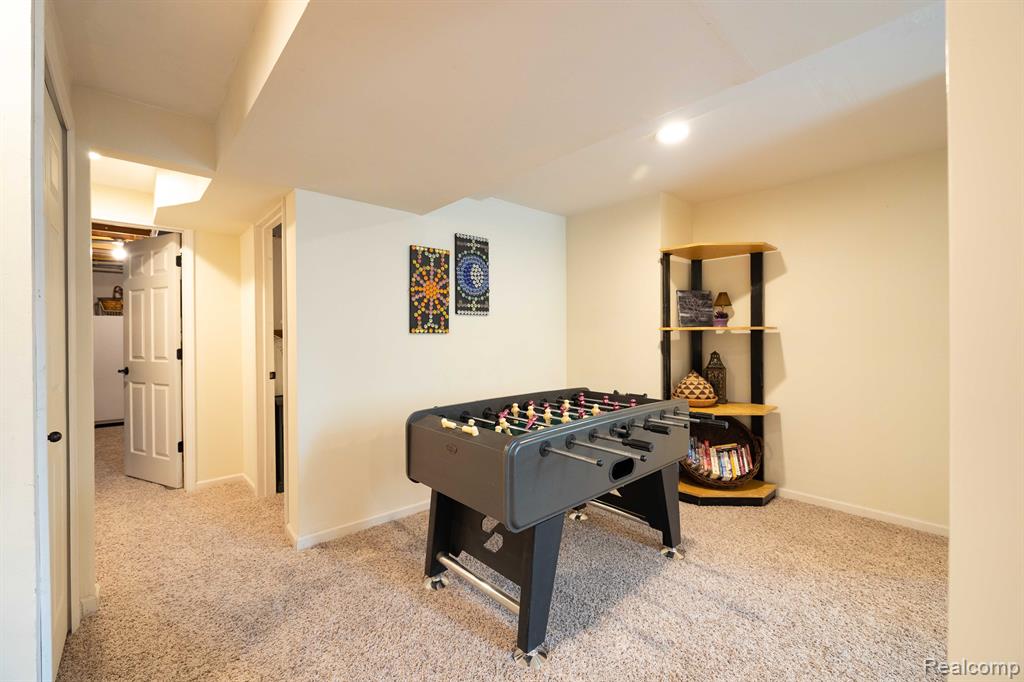 2660 Ravineside South Howell, MI 48843 - Photo 37 of 57