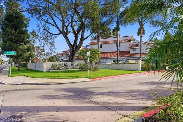 $760,000 | 19222 Shoreline Lane, Unit 7, Huntington Beach, CA 92648