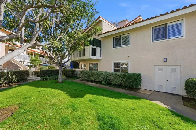 $760,000 | 19222 Shoreline Lane, Unit 7, Huntington Beach, CA 92648