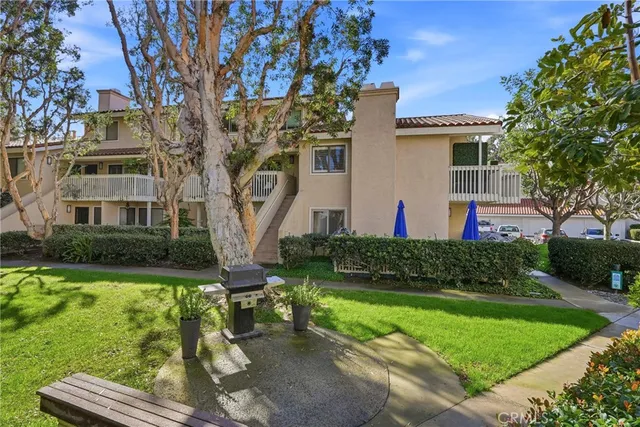 $760,000 | 19222 Shoreline Lane, Unit 7, Huntington Beach, CA 92648