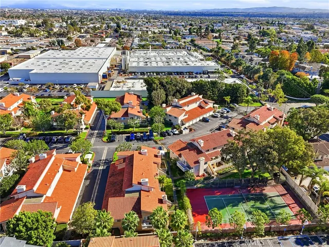 $760,000 | 19222 Shoreline Lane, Unit 7, Huntington Beach, CA 92648