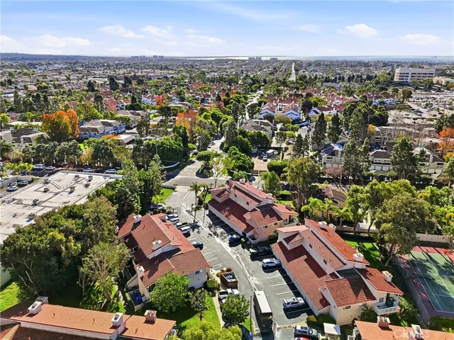 $760,000 | 19222 Shoreline Lane, Unit 7, Huntington Beach, CA 92648