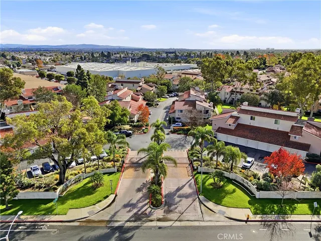 $760,000 | 19222 Shoreline Lane, Unit 7, Huntington Beach, CA 92648