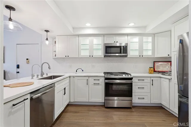 $760,000 | 19222 Shoreline Lane, Unit 7, Huntington Beach, CA 92648