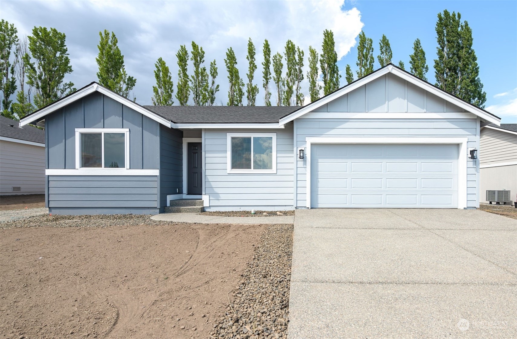 101 Walnut Street Tieton, WA 98947 - Photo 1 of 27 a view of a house with a yard