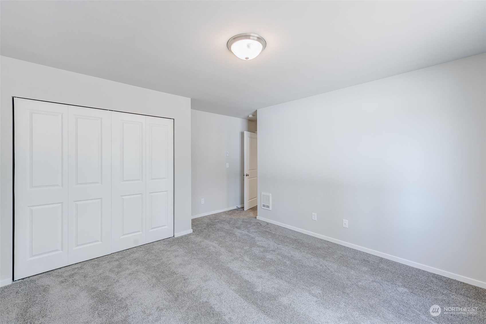 101 Walnut Street Tieton, WA 98947 - Photo 19 of 27 a view of an empty room