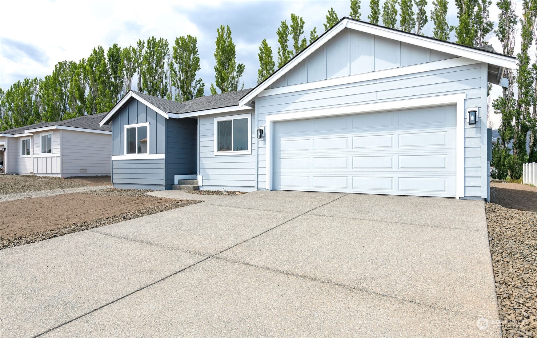 101 Walnut Street Tieton, WA 98947 - Photo 2 of 27 a house with a outdoor space