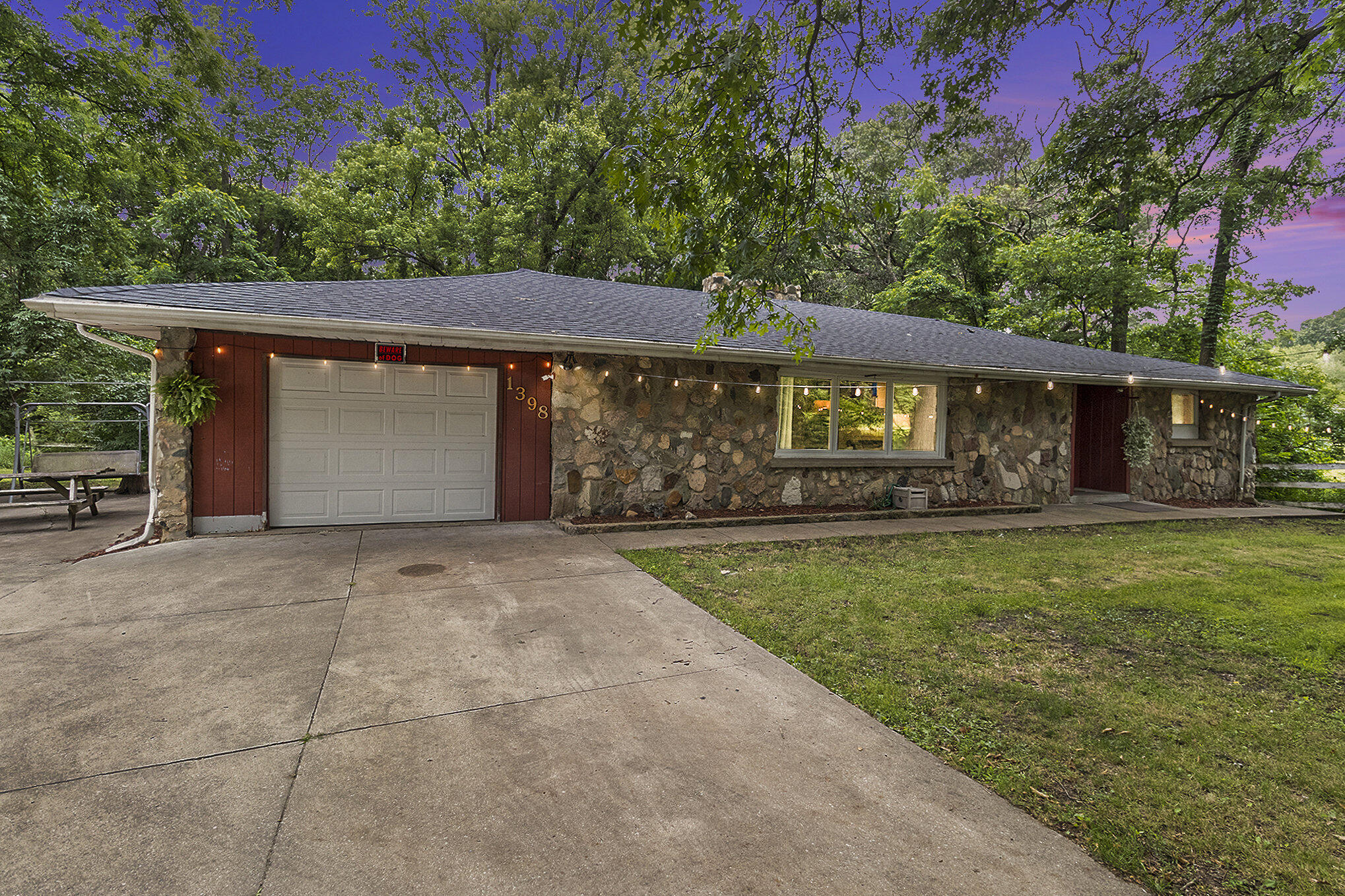 1398 Anderson Road Niles, MI 49120 - Photo 1 of 19 001_img_9935.jpg-twilight