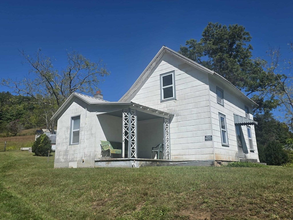 2517 Cedar Springs Road Sugar Grove, VA 24375 - Photo 2 of 38 Gallery Image 2