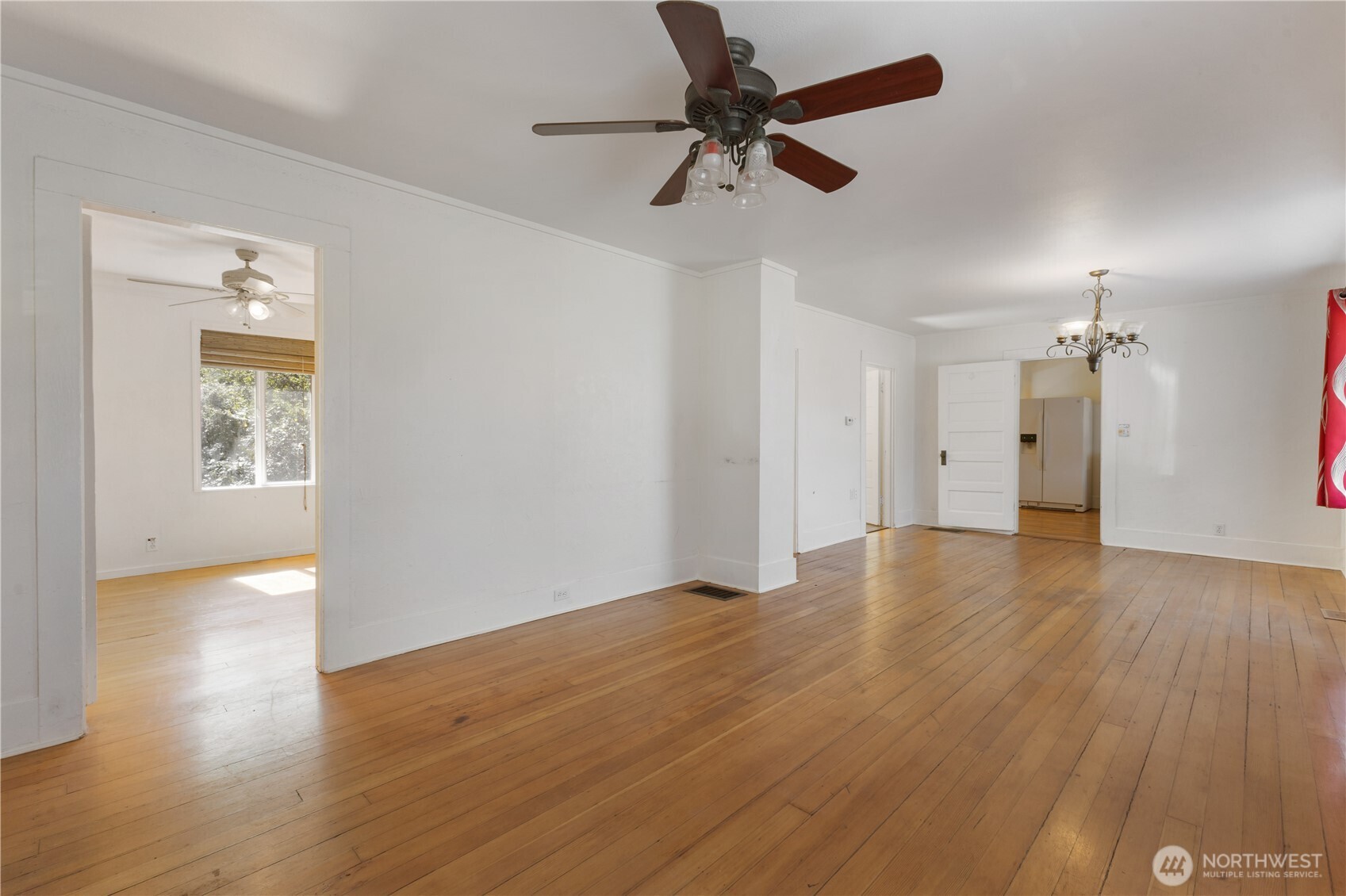 14217 196th Avenue Southeast Renton, WA 98059 - Photo 4 of 29 Gallery Image 4