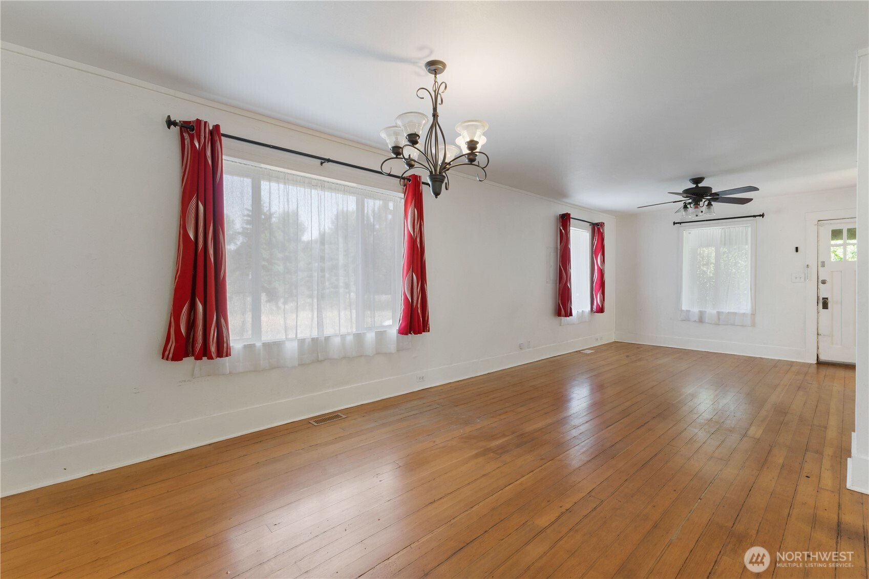 14217 196th Avenue Southeast Renton, WA 98059 - Photo 7 of 29 Gallery Image 7