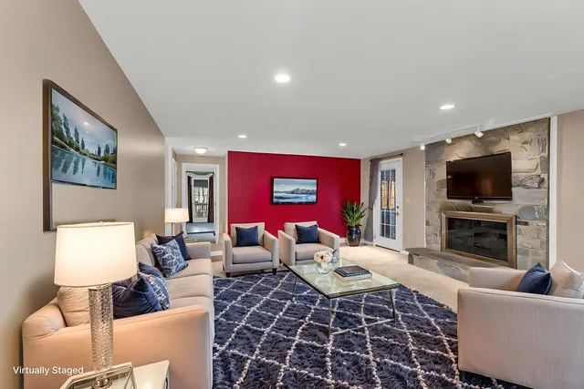 $619,900 | 294.5 Hampstead Road, Derry, NH 03038