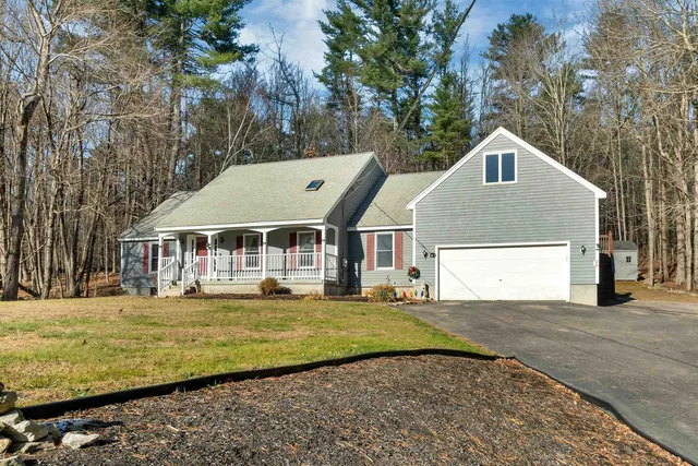 $619,900 | 294.5 Hampstead Road, Derry, NH 03038