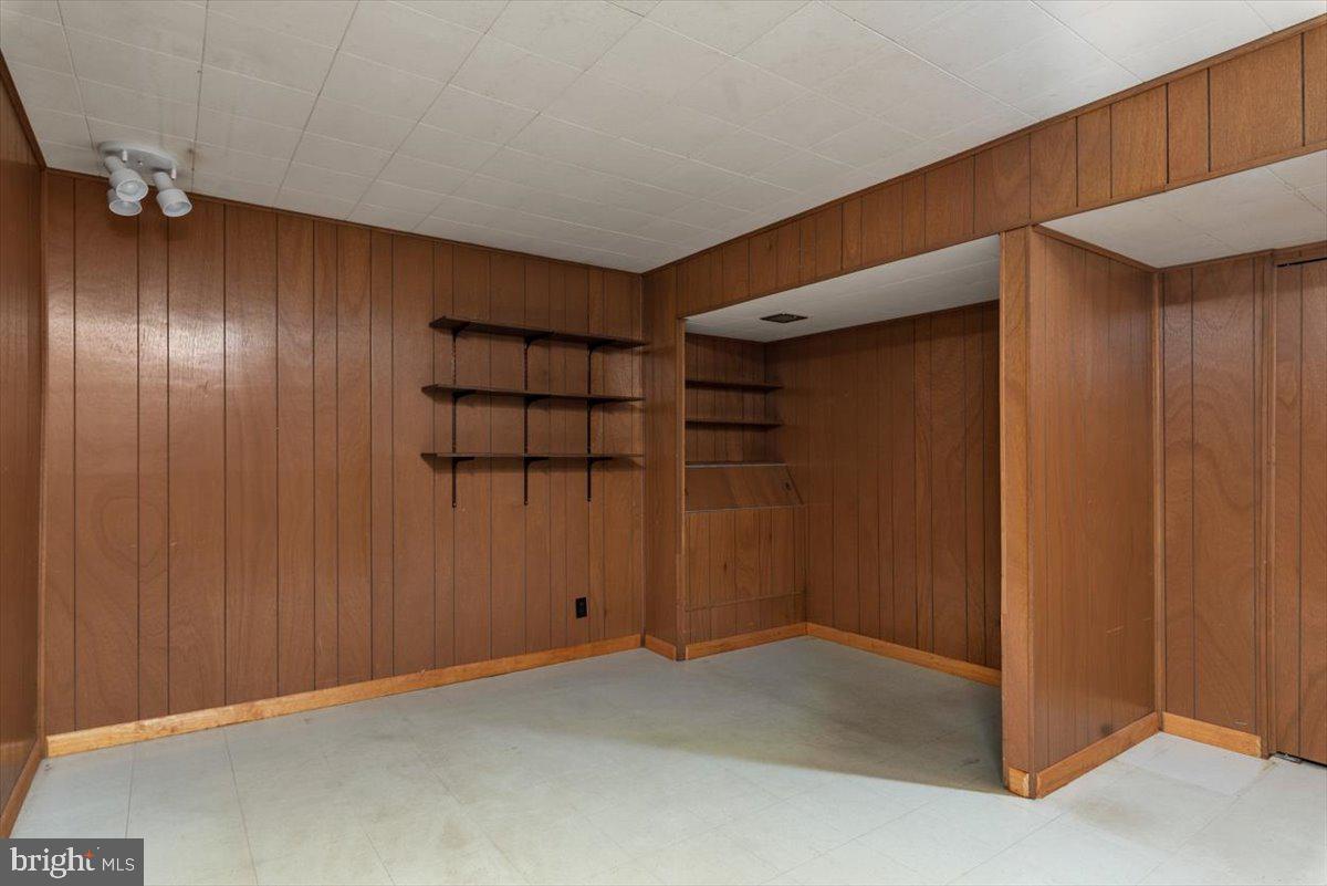 61 Robinson Road Severna Park, MD 21146 - Photo 28 of 38 Basement Bedroom