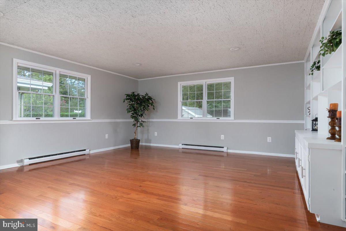 61 Robinson Road Severna Park, MD 21146 - Photo 9 of 38 Family Room
