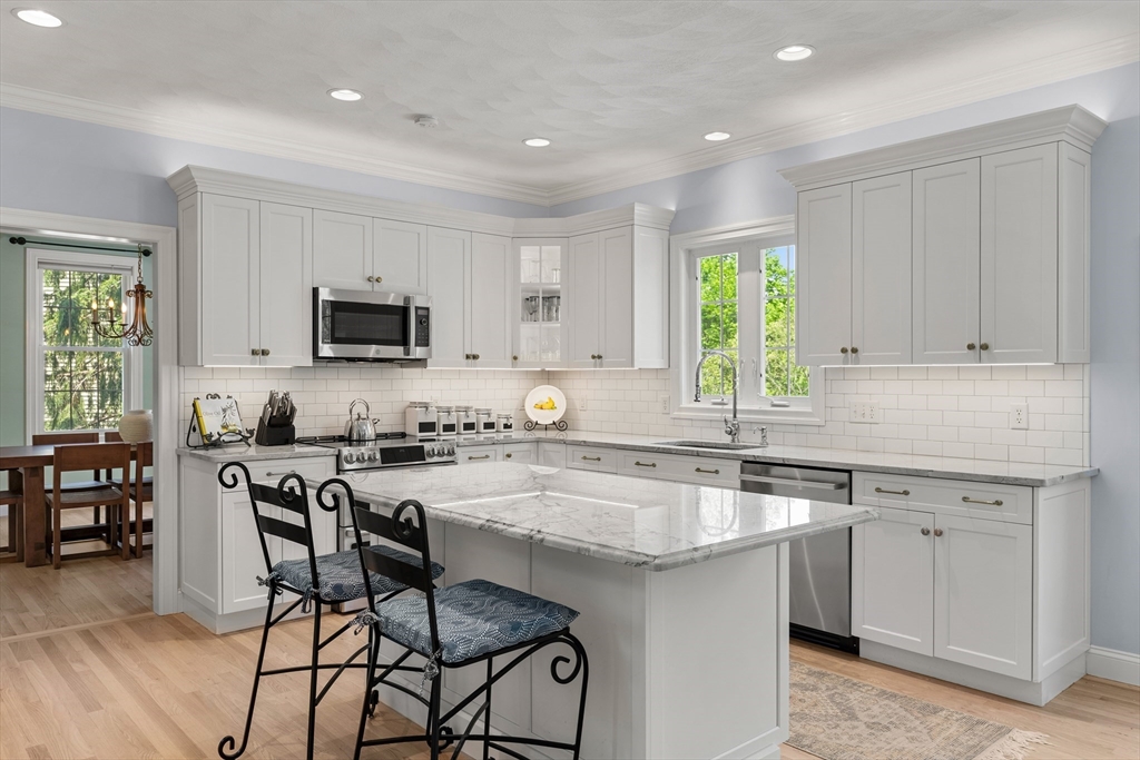 10 Yankee Way Beverly, MA 01915 - Photo 6 of 42
