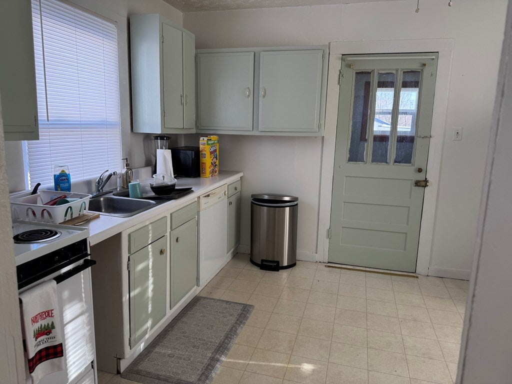 479 Abney Road Coal City, WV 25813 - Photo 4 of 11 Gallery Image 4
