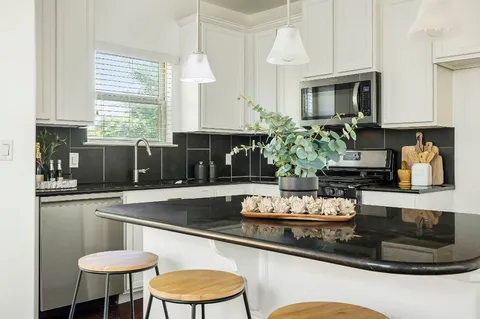 $425,000 | 800 Totis Road, Austin, TX 78748