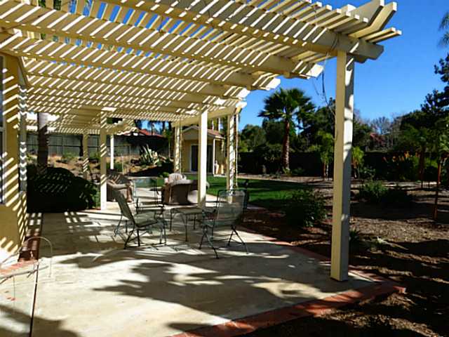 1231 Firecrest Way Fallbrook, CA 92028 - Photo 11 of 16