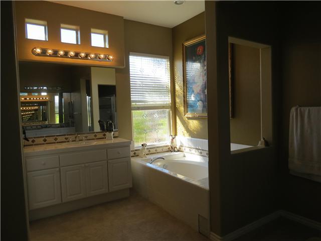 1231 Firecrest Way Fallbrook, CA 92028 - Photo 10 of 16