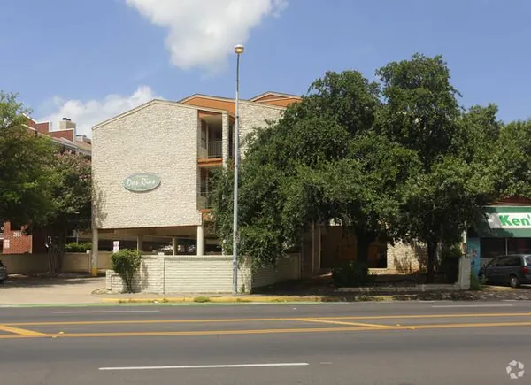 $1,200 | 2818 Nueces Street, Unit 310, Austin, TX 78705