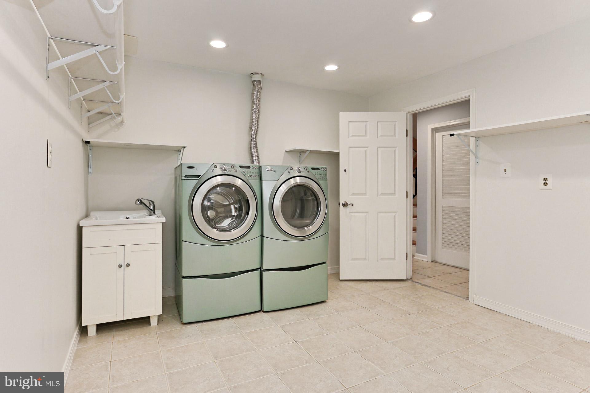 2071 Wethersfield Court Reston, VA 20191 - Photo 28 of 34 Huge storage area with laundry!