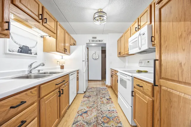 $166,900 | 1110 3rd Avenue North, Unit 201E, Fargo, ND 58102