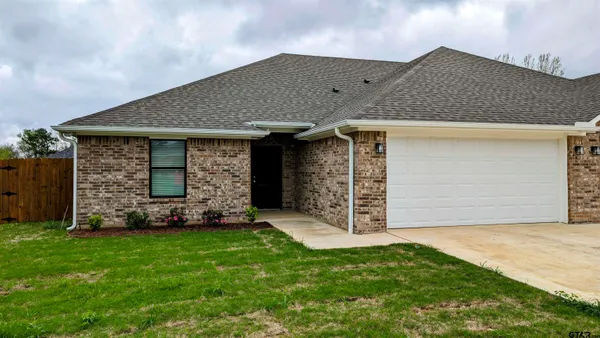 $1,900 | 11086 County Road 167, Unit 8, Tyler, TX 75703