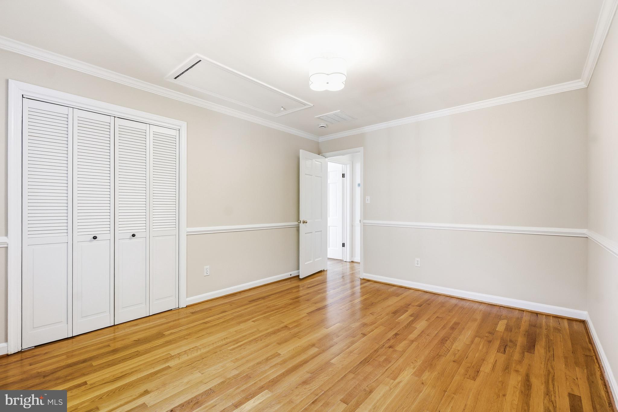 9502 Edgeley Road Bethesda, MD 20814 - Photo 28 of 46 Bedroom #4 w/ custom closet