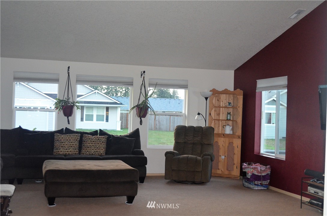 6320 199th Loop Southwest Rochester, WA 98579 - Photo 4 of 25