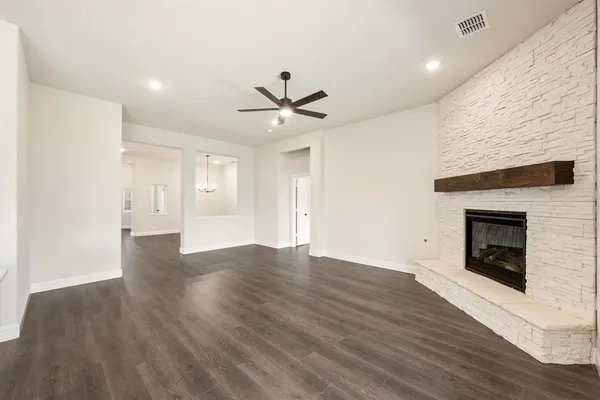 $473,015 | 824 Alamo Court, DeSoto, TX 75115