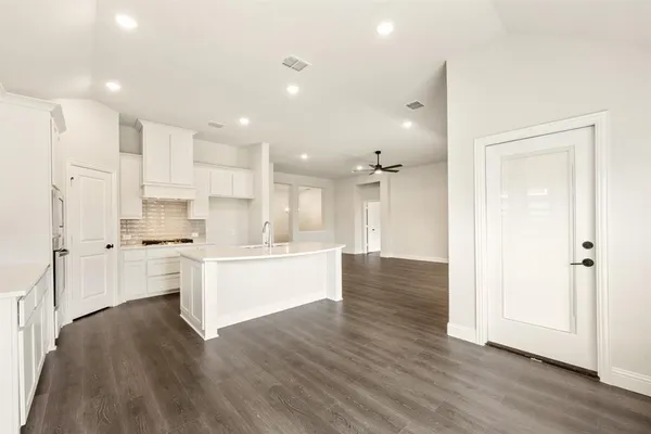 $473,015 | 824 Alamo Court, DeSoto, TX 75115