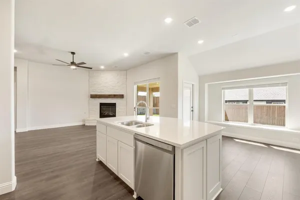 $473,015 | 824 Alamo Court, DeSoto, TX 75115