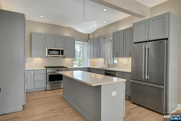 $7,000 | 49 Park Avenue, Unit 1, Madison, NJ 07940