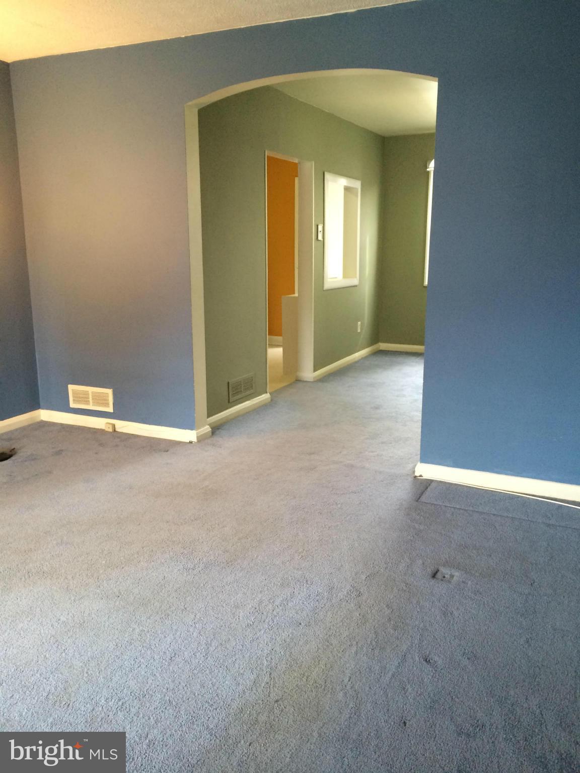 3419 North Point Road Baltimore, MD 21222 - Photo 2 of 26 Living Room