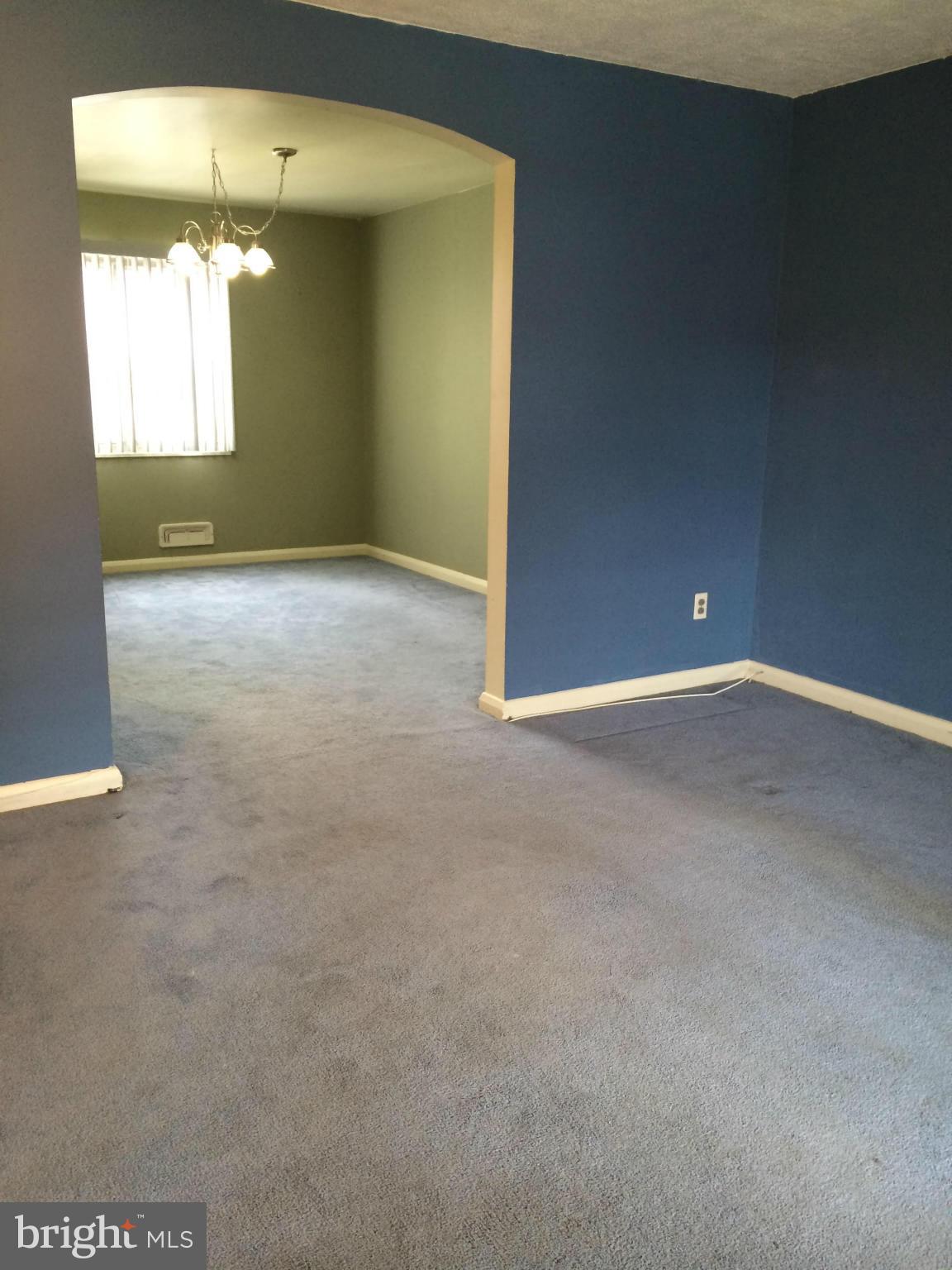 3419 North Point Road Baltimore, MD 21222 - Photo 3 of 26 Living Room