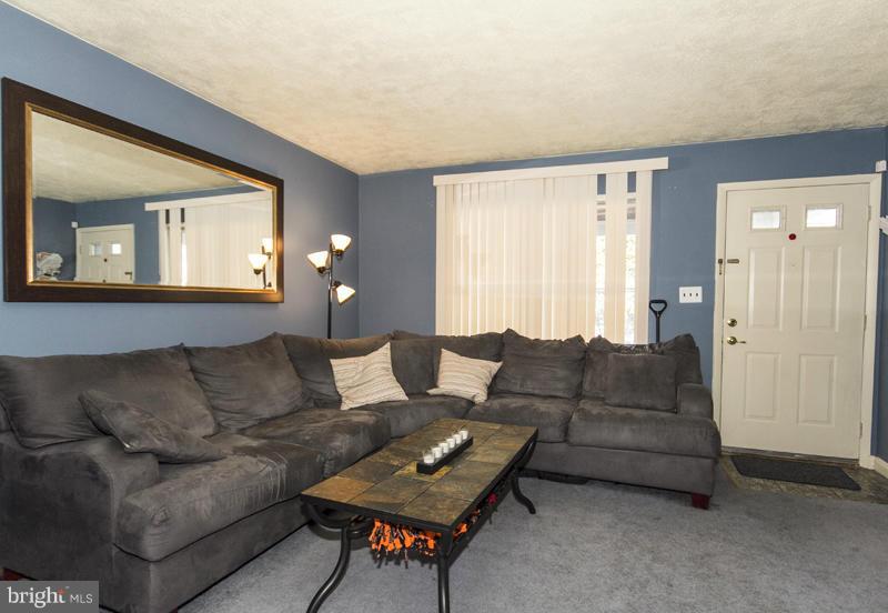 3419 North Point Road Baltimore, MD 21222 - Photo 6 of 26 Family Room