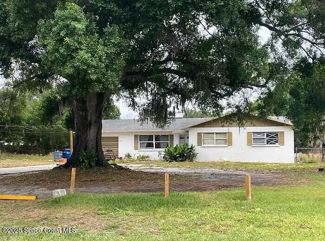 $5,000 | 711 28th Avenue East, Bradenton, FL 34208