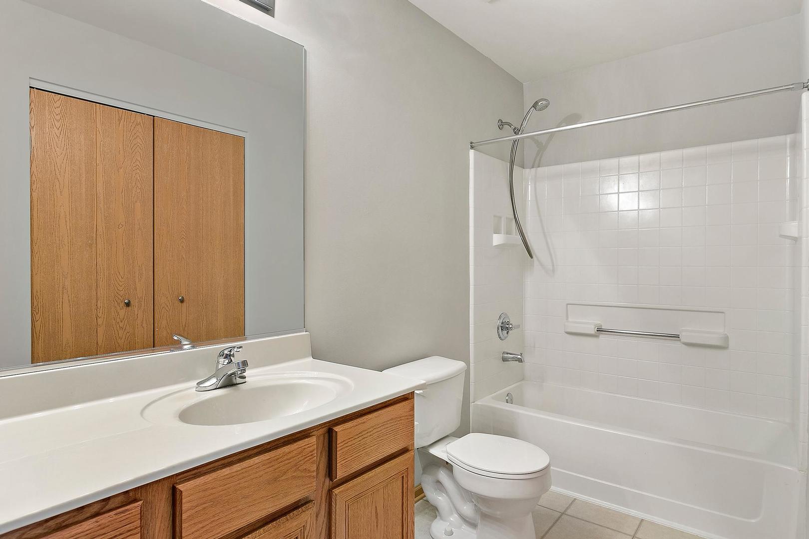1798 South Fallbrook Drive Round Lake, IL 60073 - Photo 18 of 21