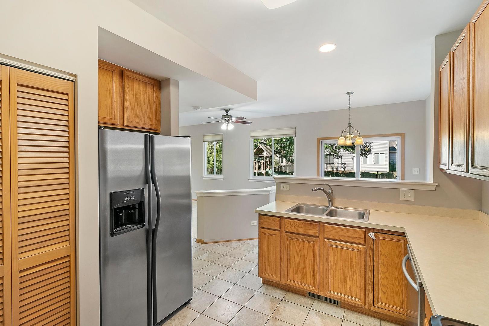 1798 South Fallbrook Drive Round Lake, IL 60073 - Photo 8 of 21